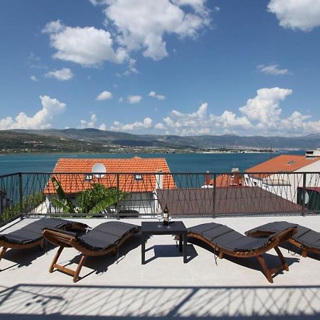 Apartment With Terrace And Sea View - Lucic Trogir Luaran gambar
