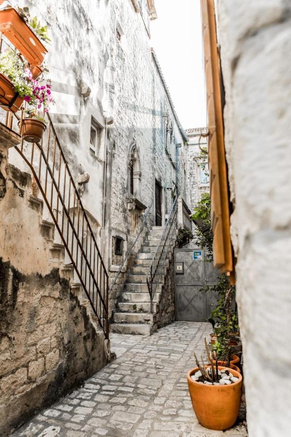 Apartment With Terrace And Sea View - Lucic Trogir Luaran gambar