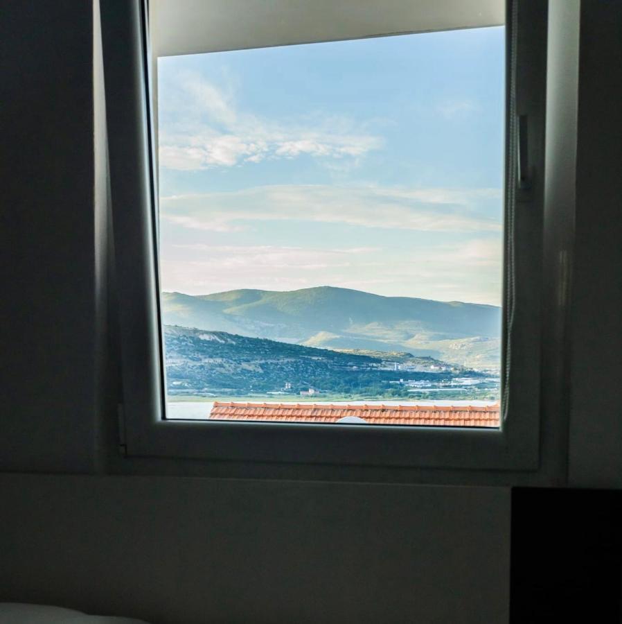 Apartment With Terrace And Sea View - Lucic Trogir Luaran gambar