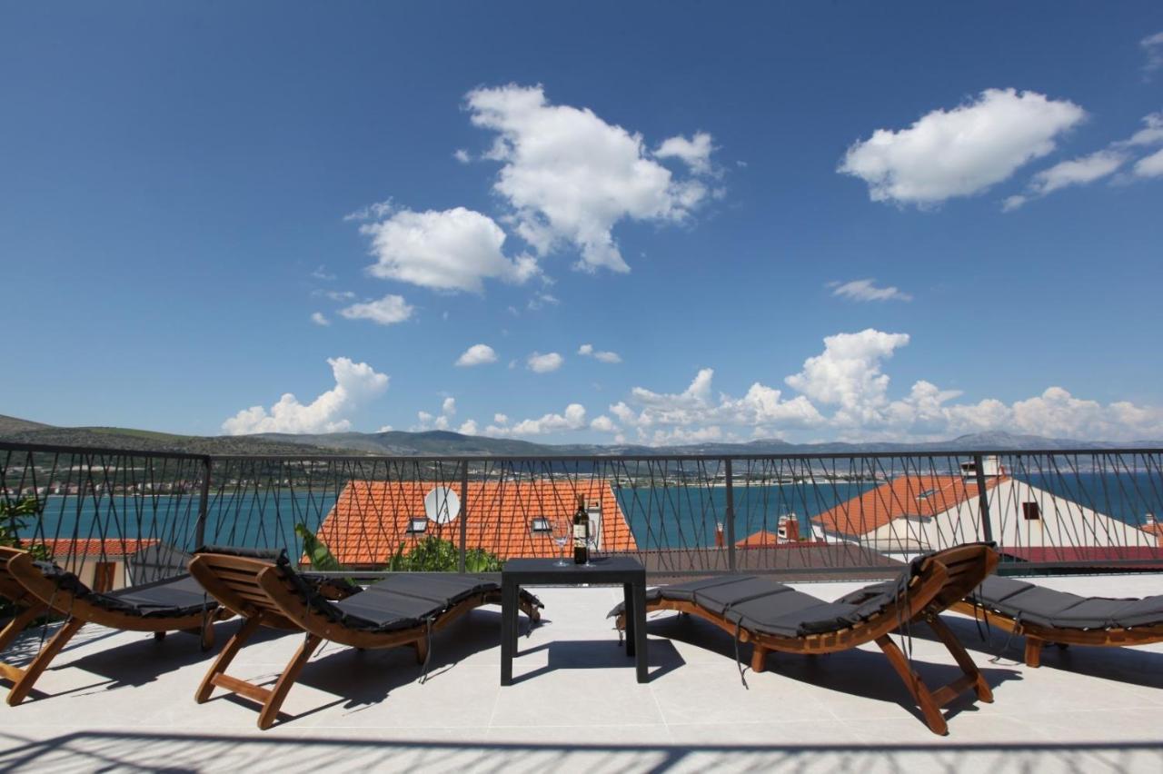 Apartment With Terrace And Sea View - Lucic Trogir Luaran gambar