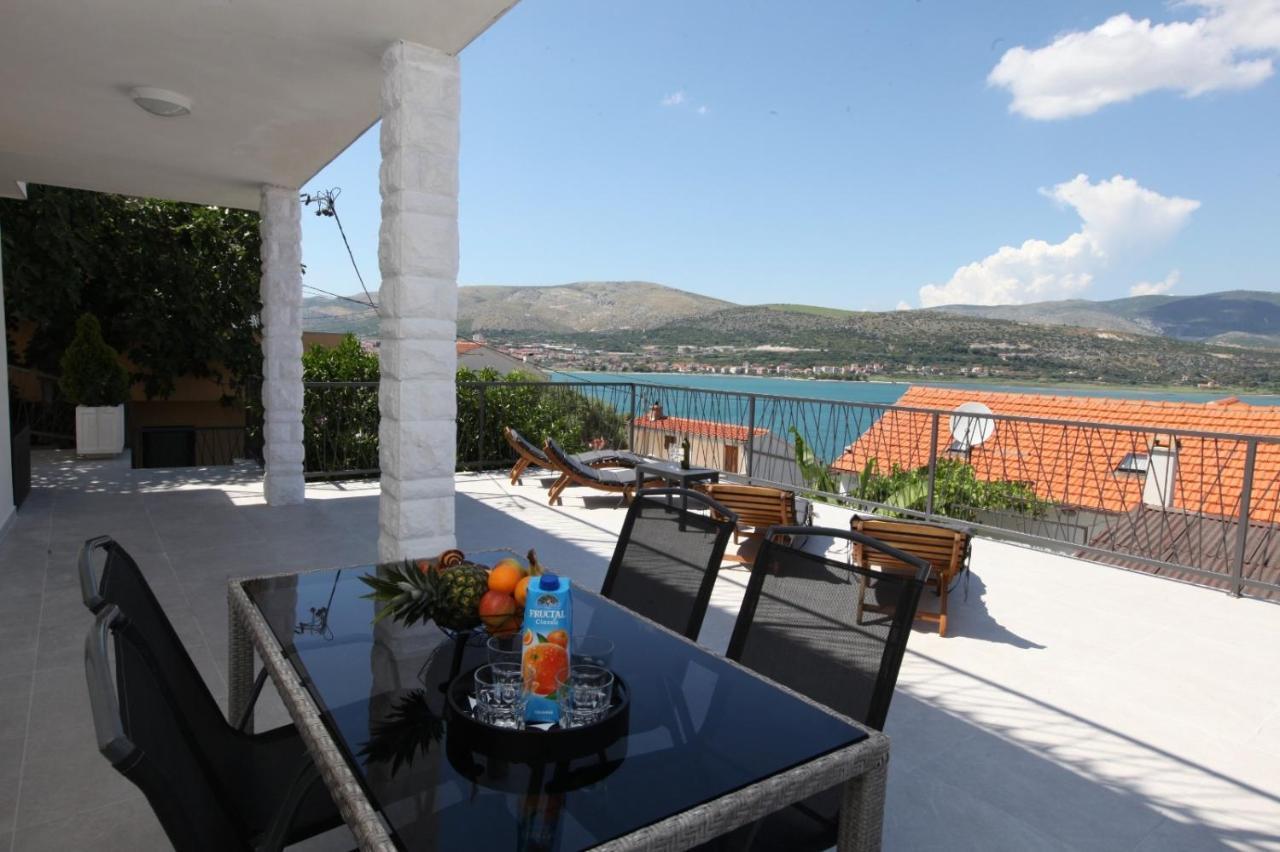 Apartment With Terrace And Sea View - Lucic Trogir Luaran gambar