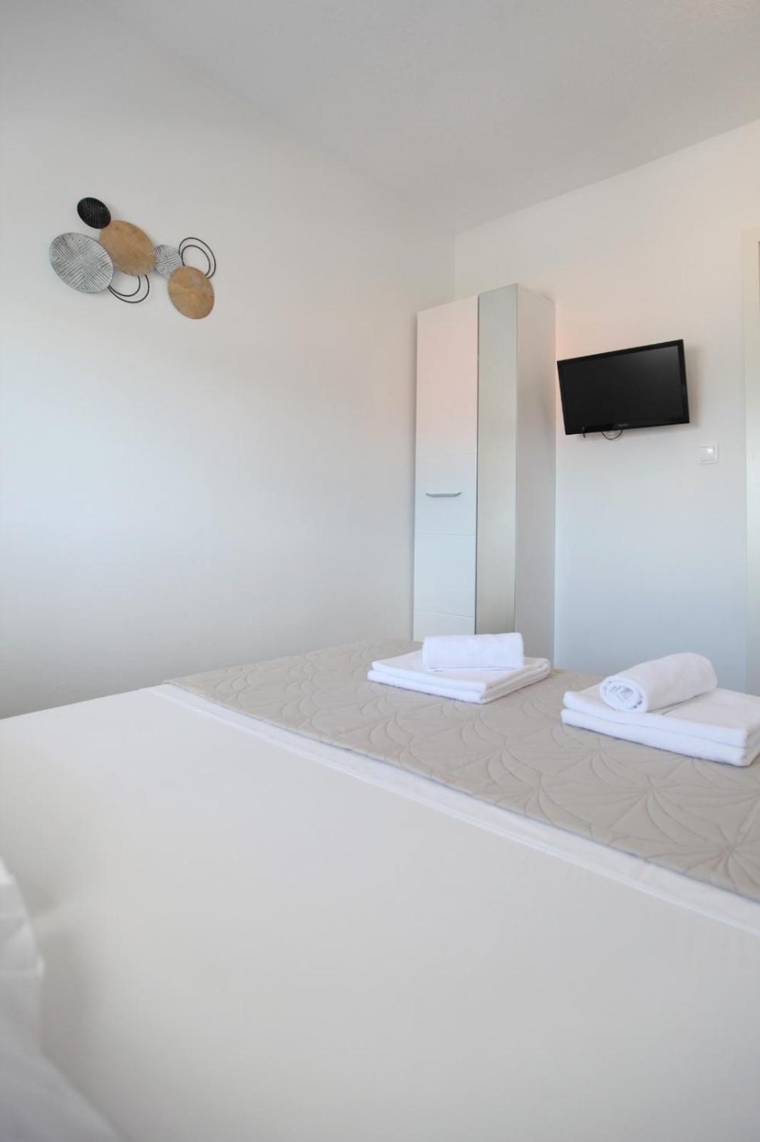 Apartment With Terrace And Sea View - Lucic Trogir Luaran gambar