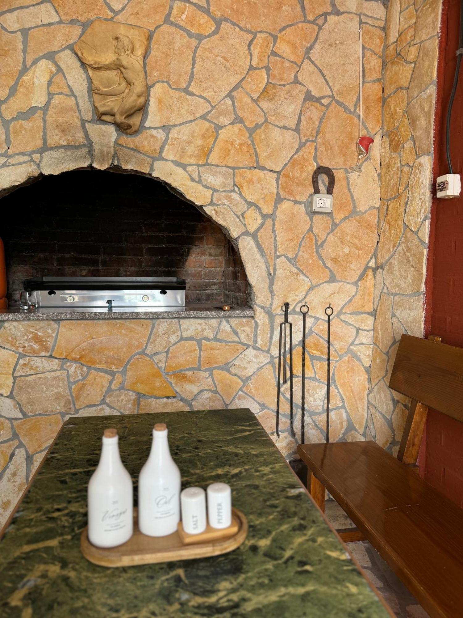 Apartment With Terrace And Sea View - Lucic Trogir Luaran gambar